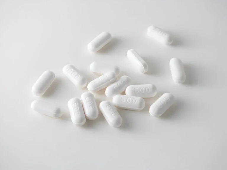 Flucloxacillin 500 mg: Wie es funktioniert, angewendet wird, und worauf Sie beim Einsatz achten sollten.